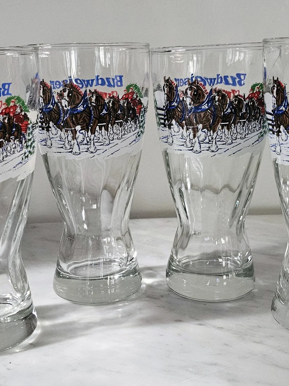 Budweiser Clydesdales Pilsner Glasses Set 4 Vintage 1995 Christmas Holiday Bar